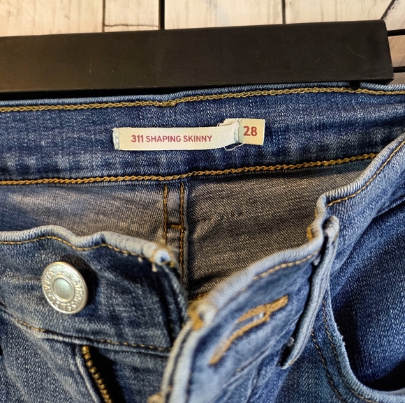 Levi's 721 High Rise Distressed Skinny Jeans - Picture 2 of 8